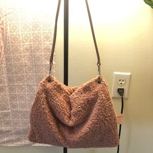 Pink fur shoulder bag 🌸
